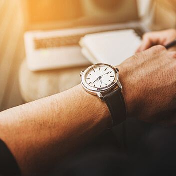 手腕上的錶提醒參賽者